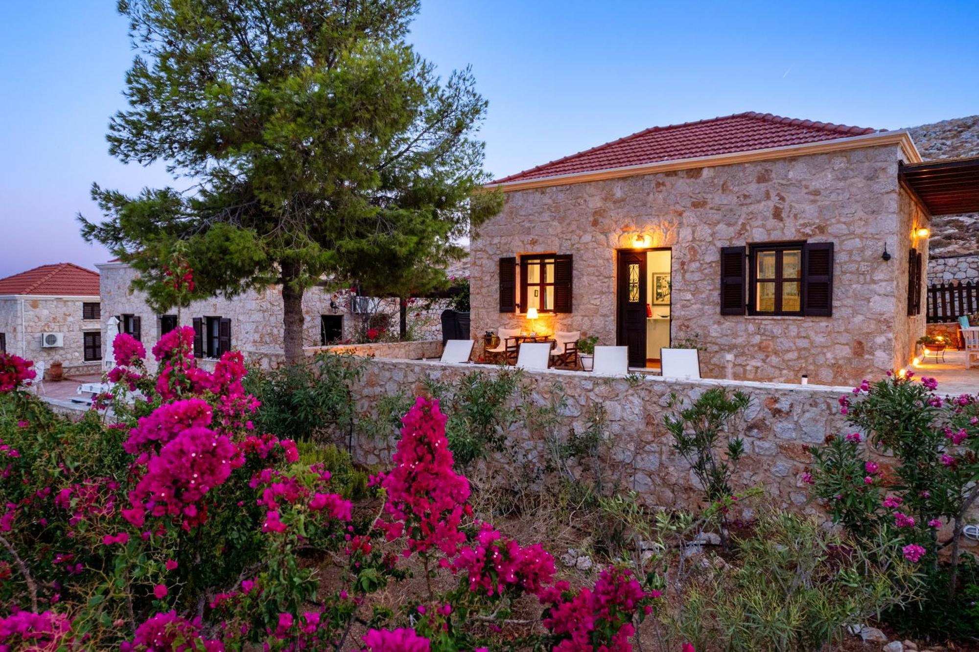 Villa Ftenagia Chalki Town Zewnętrze zdjęcie